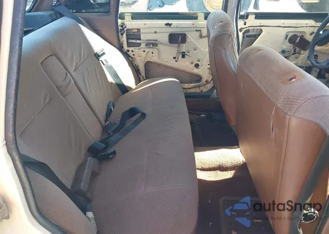 1984 Volvo 244 Dl/Gl z USA, uszkodzony, nr VIN YV1AX8840E1045991